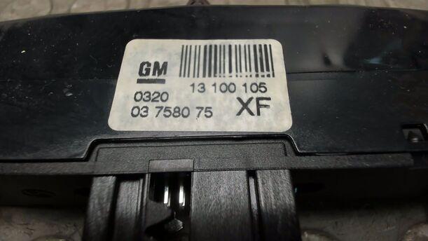 Foto: WARNBLINKSCHALTER / SCHALTEREINHEIT eines Opel Astra 1.6 Caravan