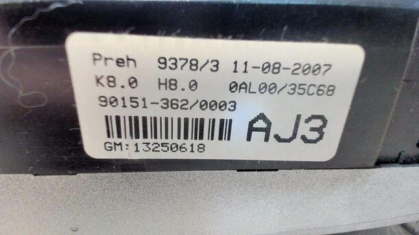 Foto: HEIZUNGSBETÄTIGUNG eines Opel Astra 1.6 Caravan