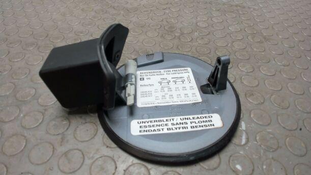 Foto: TANKKLAPPE / TANKDECKEL eines Opel Astra 1.6 Caravan