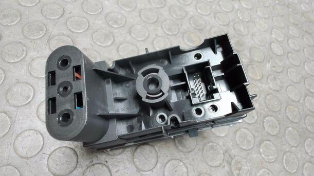 Foto: LICHTSCHALTER / KOMBISCHALTER eines Opel Astra 1.6 Caravan