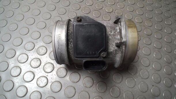 Foto: LUFTMASSENMESSER HITACHI eines Audi A6 Avant 2.5 TDI quattro