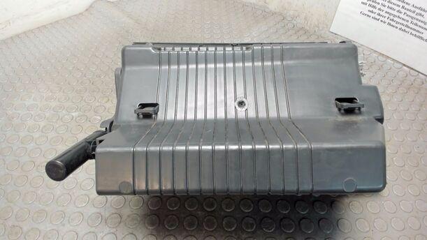 Foto: HANDSCHUHFACH eines Opel Astra 1.6 Caravan