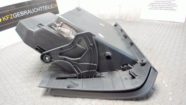 Foto: HANDSCHUHFACH eines Opel Astra 1.6 Caravan