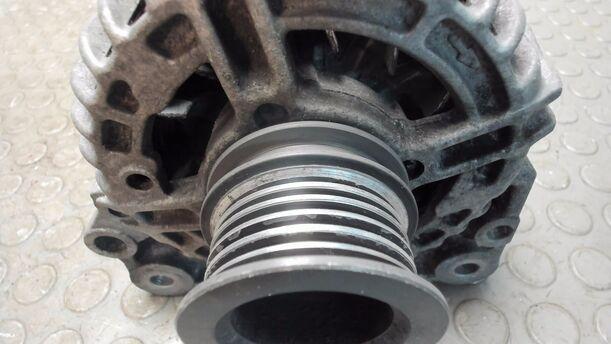 Foto: LICHTMASCHINE / GENERATOR 110A eines VW Golf Plus 1.4