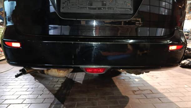 Foto: STOSSFÄNGER / STOßSTANGE HINTEN eines Mazda 5 1.8