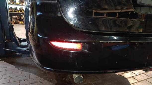 Foto: STOSSFÄNGER / STOßSTANGE HINTEN eines Mazda 5 1.8