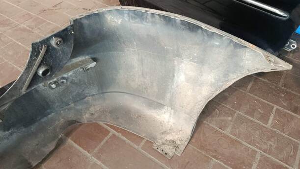 Foto: STOSSFÄNGER / STOßSTANGE HINTEN eines Mazda 5 1.8