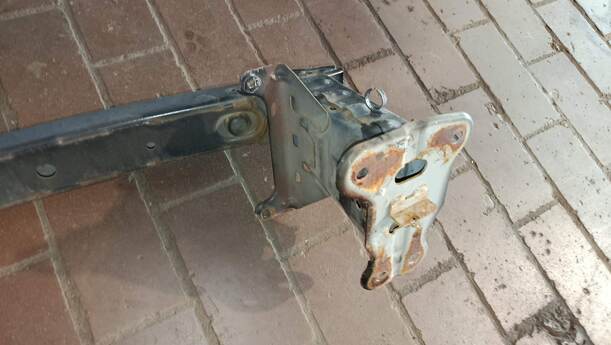 Foto: VERSTÄRKUNG VORNE eines Mazda 5 1.8