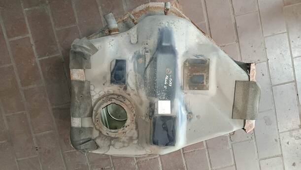 Foto: KRAFTSTOFFTANK eines Mazda 5 1.8