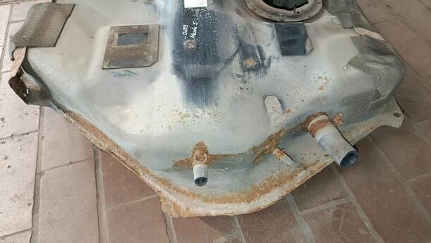 Foto: KRAFTSTOFFTANK eines Mazda 5 1.8