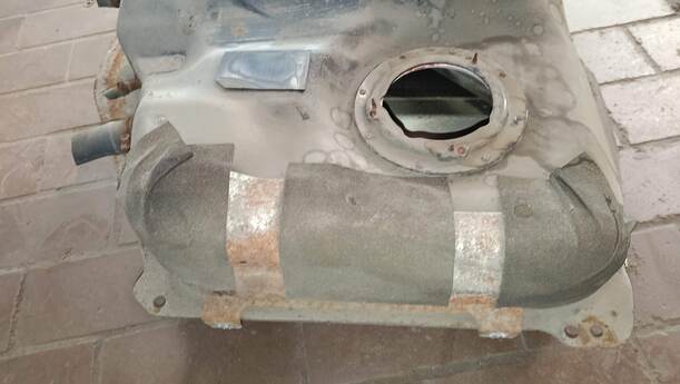 Foto: KRAFTSTOFFTANK eines Mazda 5 1.8