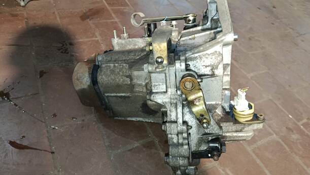 Foto: SCHALTGETRIEBE 5-GANG eines Peugeot 206 60