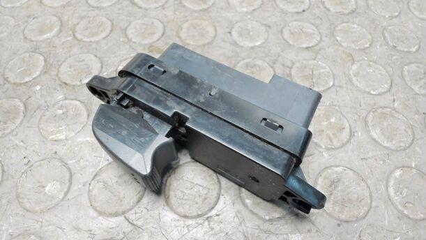 Foto: FENSTERHEBERSCHALTER eines Mazda 5 1.8
