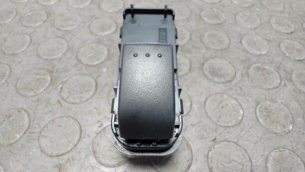 Foto: FENSTERHEBERSCHALTER eines Mazda 5 1.8