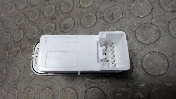 Foto: FENSTERHEBERSCHALTER eines Mazda 5 1.8