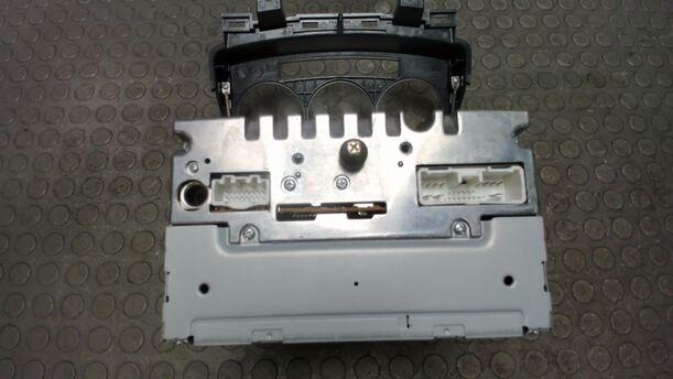 Foto: RADIO ( OHNE RADIOCODE ) eines Mazda 5 1.8