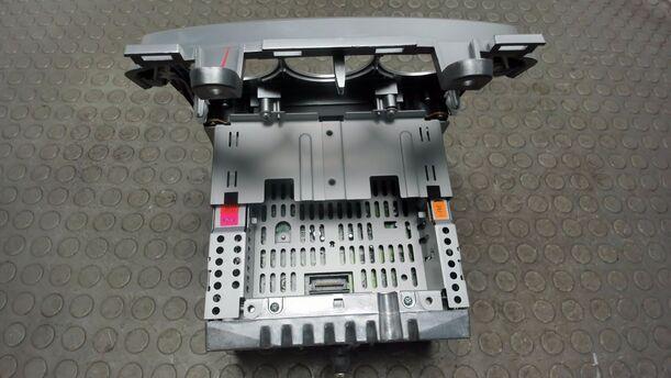 Foto: RADIO ( OHNE RADIOCODE ) eines Mazda 5 1.8