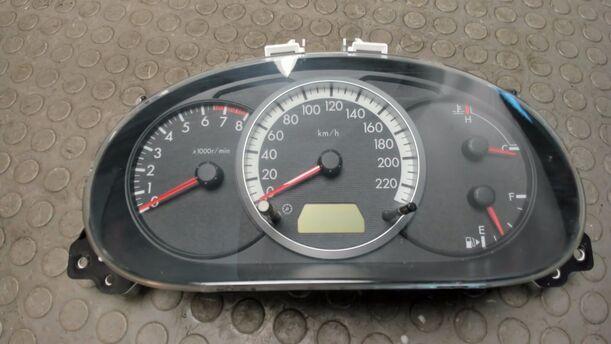 Foto: KOMBIINSTRUMENT / TACHOEINHEIT eines Mazda 5 1.8