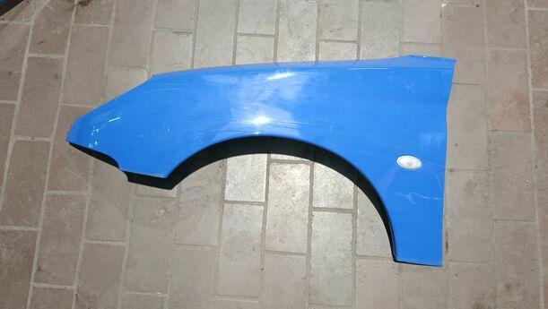 Foto: KOTFLÜGEL LINKS eines Peugeot 206 60