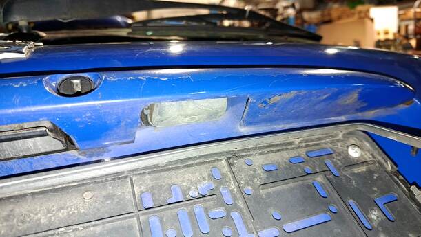 Foto: HECKKLAPPE / HECKDECKEL (LACKIERUNGSBEDÜFTIG) eines Peugeot 206 60