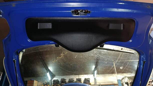 Foto: HECKKLAPPE / HECKDECKEL (LACKIERUNGSBEDÜFTIG) eines Peugeot 206 60
