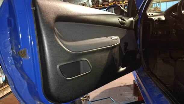 Foto: TÜR VORNE LINKS ( 2/3 TÜRER ) eines Peugeot 206 60