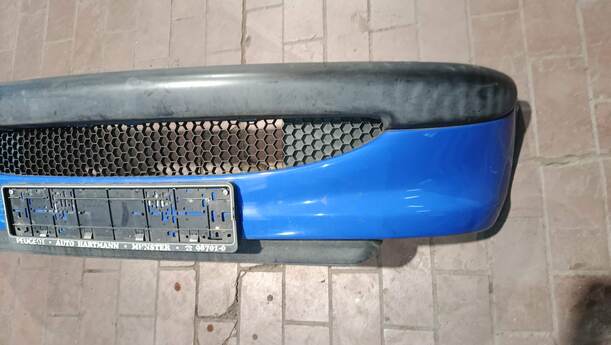 Foto: STOSSFÄNGER / STOßSTANGE VORNE eines Peugeot 206 60
