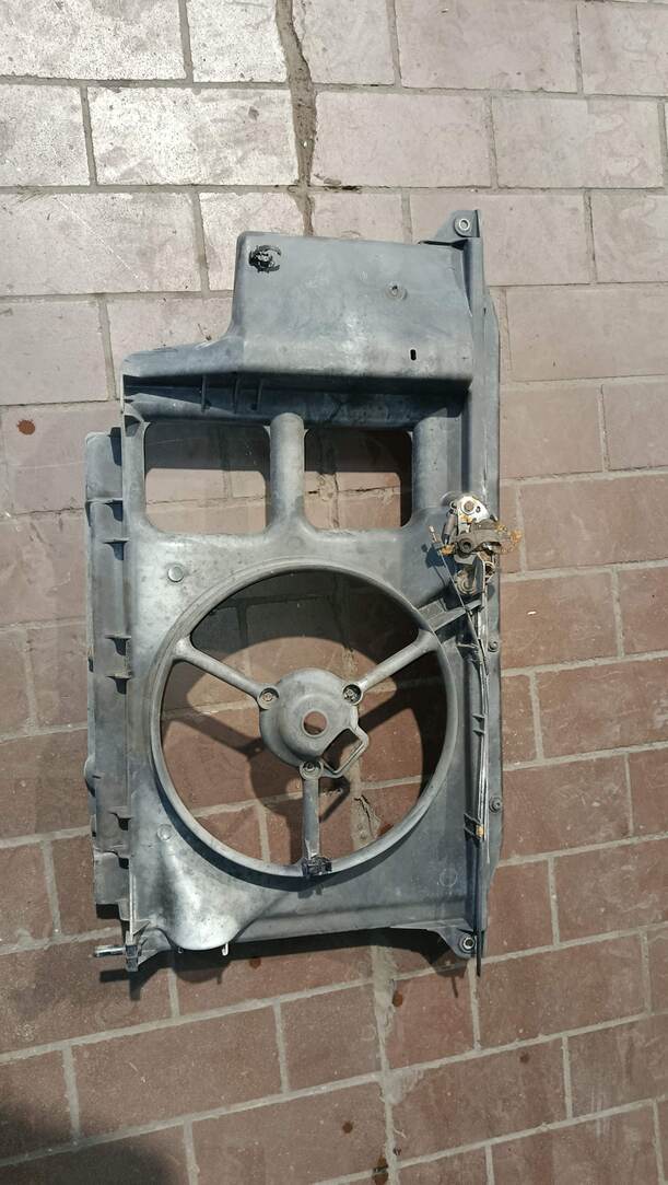 Foto: ARMATURENTAFEL / GEBLÄSEHALTER eines Peugeot 206 60