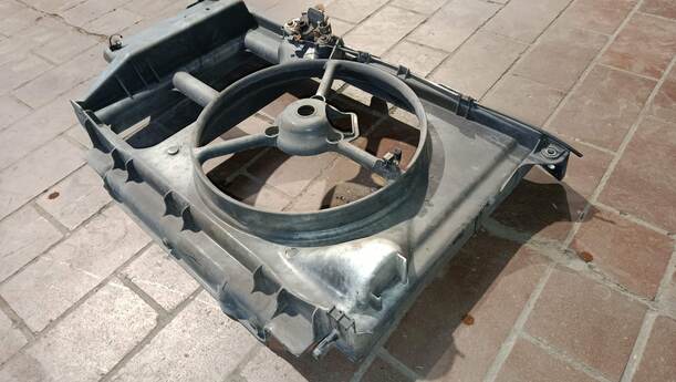 Foto: ARMATURENTAFEL / GEBLÄSEHALTER eines Peugeot 206 60