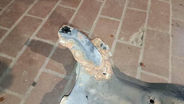 Foto: VORDERACHSTRÄGER eines Peugeot 206 60