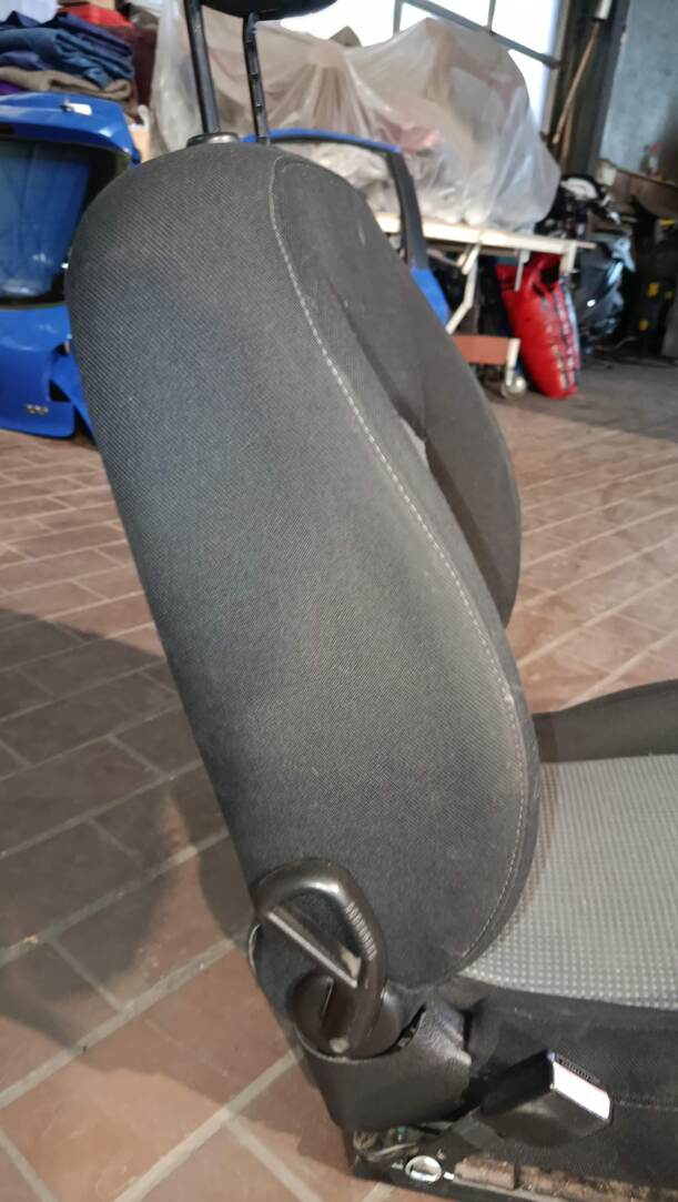 Foto: SITZ VORNE LINKS / FAHRERSITZ eines Peugeot 206 60