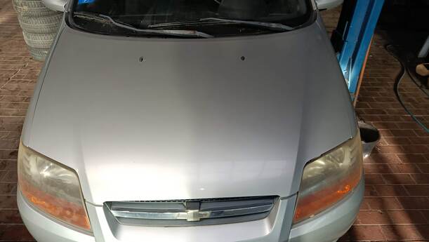 Foto: MOTORHAUBE eines Chevrolet Kalos 1.4 16V