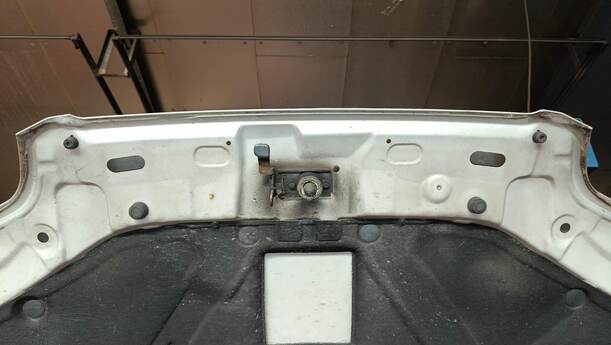 Foto: MOTORHAUBE eines Chevrolet Kalos 1.4 16V