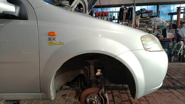 Foto: KOTFLÜGEL RECHTS eines Chevrolet Kalos 1.4 16V
