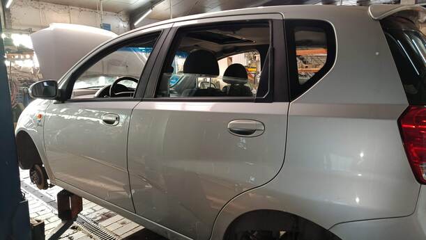 Foto: TÜR HINTEN LINKS eines Chevrolet Kalos 1.4 16V