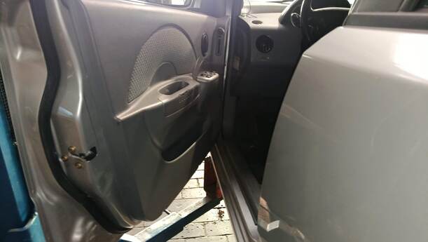 Foto: TÜR VORN LINKS (4/5-TÜRER) eines Chevrolet Kalos 1.4 16V