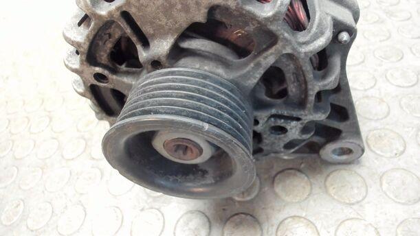 Foto: LICHTMASCHINE / GENERATOR eines Peugeot 206 60