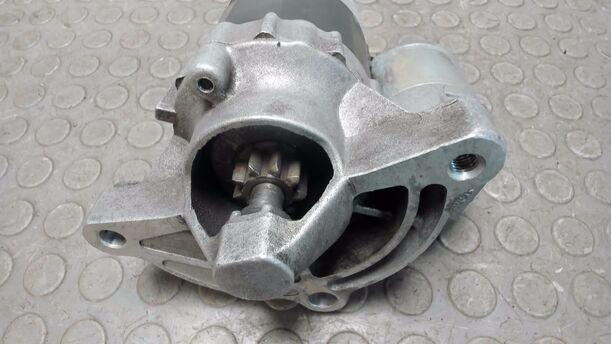 Foto: ANLASSER / STARTER eines Peugeot 206 60