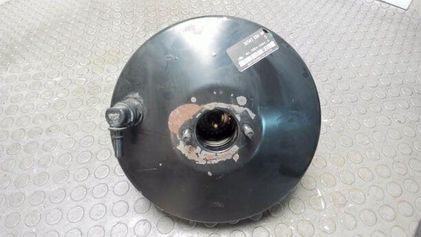 Foto: BREMSKRAFTVERSTÄRKER eines Peugeot 206 60