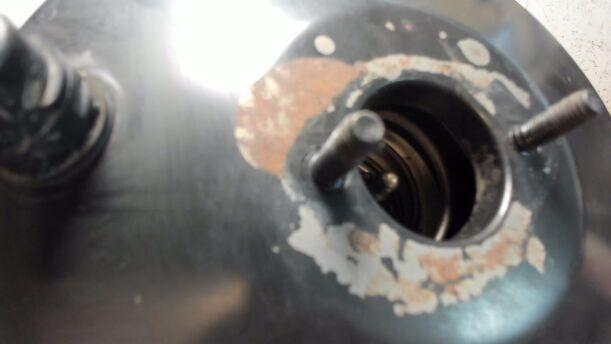 Foto: BREMSKRAFTVERSTÄRKER eines Peugeot 206 60