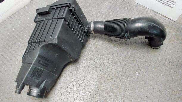 Foto: LUFTFILTERKASTEN eines Peugeot 206 60