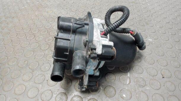 Foto: ABGASLUFTPUMPE eines Peugeot 206 60