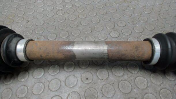Foto: ANTRIEBSWELLE LINKS ( ABS ) eines Peugeot 206 60