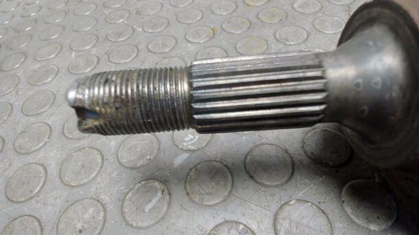 Foto: ANTRIEBSWELLE LINKS ( ABS ) eines Peugeot 206 60