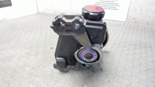 Foto: PUMPE SERVOLENKUNG eines Peugeot 206 60