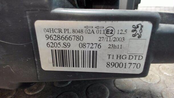 Foto: SCHEINWERFER RECHTS eines Peugeot 206 60
