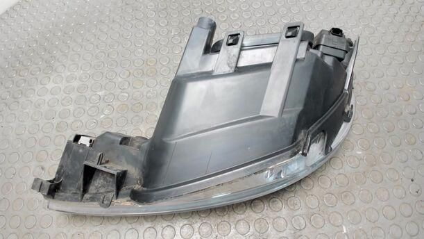 Foto: SCHEINWERFER RECHTS eines Peugeot 206 60