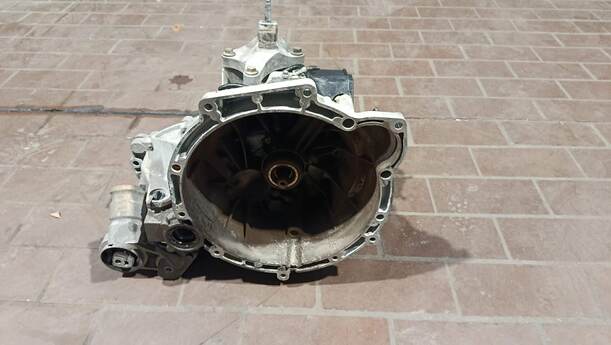 Foto: SCHALTGETRIEBE 2N1R7002CC eines Ford Fiesta 1.4