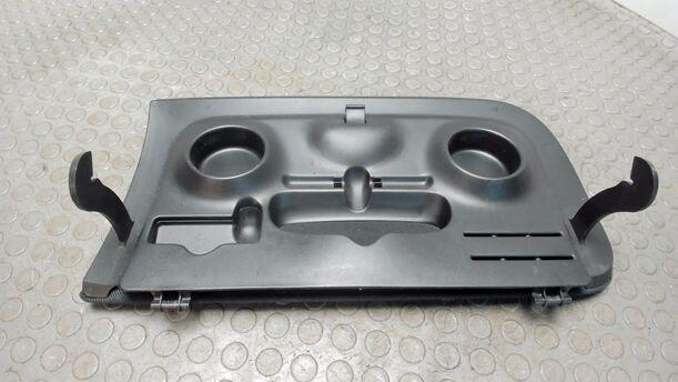 Foto: KLAPPE HANDSCHUHFACH eines Peugeot 206 60