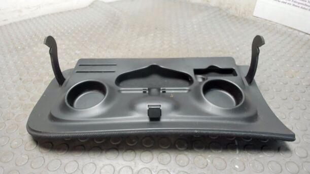 Foto: KLAPPE HANDSCHUHFACH eines Peugeot 206 60